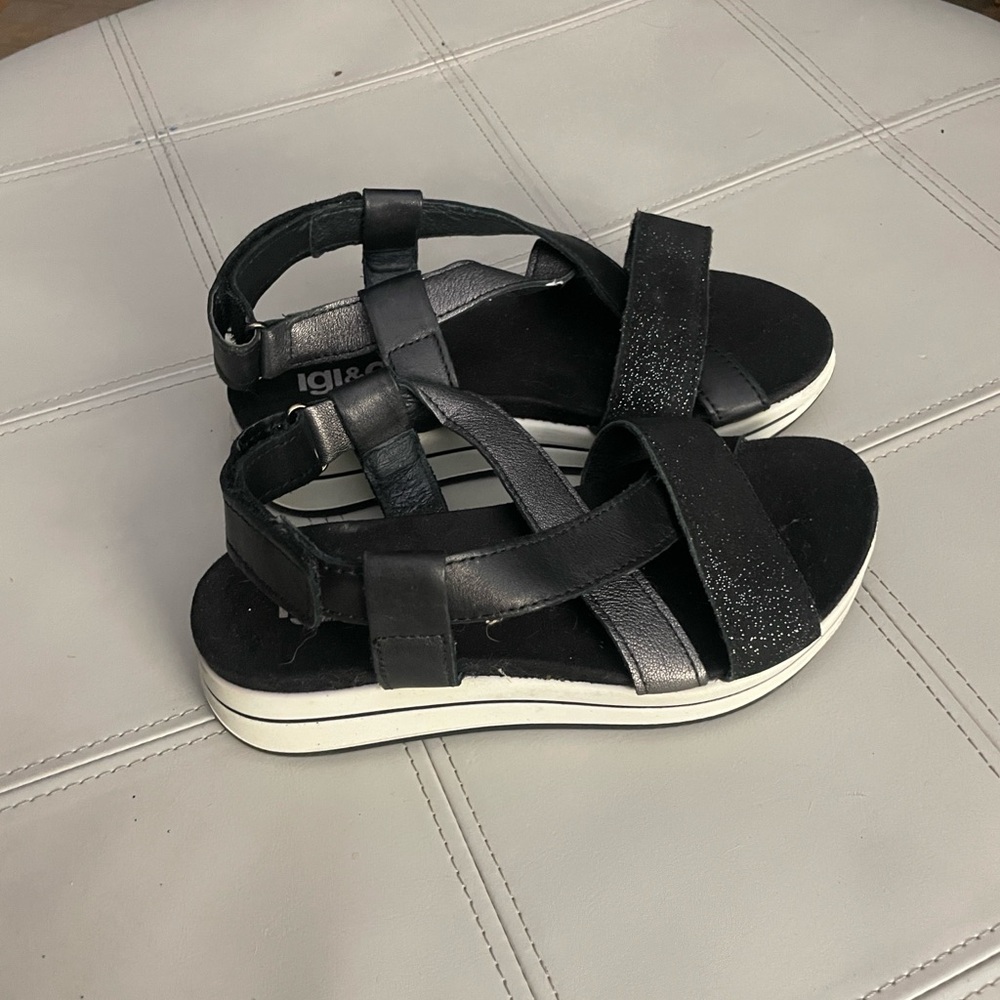 IGI & Co Black sandals for girls size 35